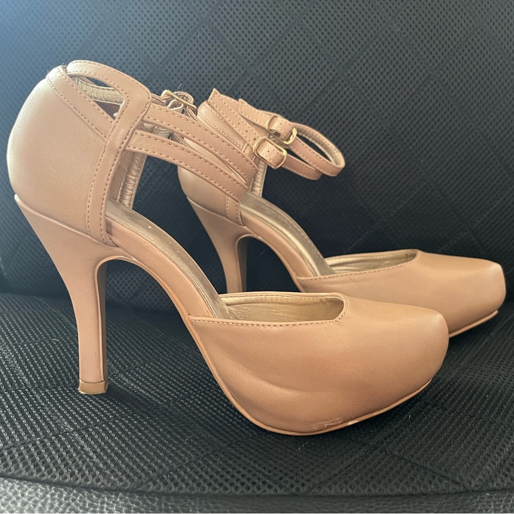 Sexy Nude Heels!